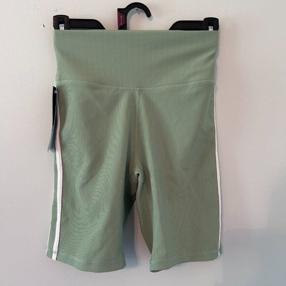 NWT First Division Women's Activewear Set Sage Green Size XS - Picture 3 of 5